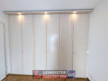 Kleiderschrank Erdgeschoss- 2 Zimmer-Wohnung mit TERRASSE UND GARTEN