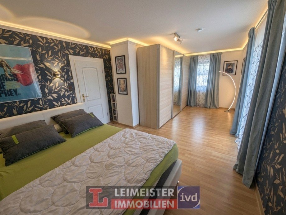 Schlafzimmer OG Zweifamilienhaus M�mbris