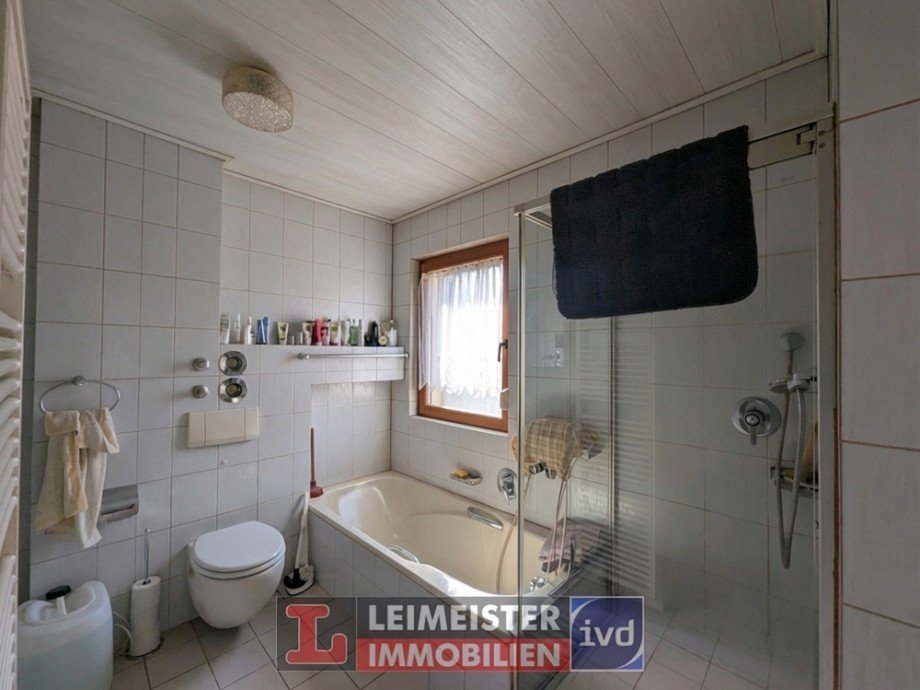 Badezimmer EG Einfamilienhaus Aschaffenburg / Damm