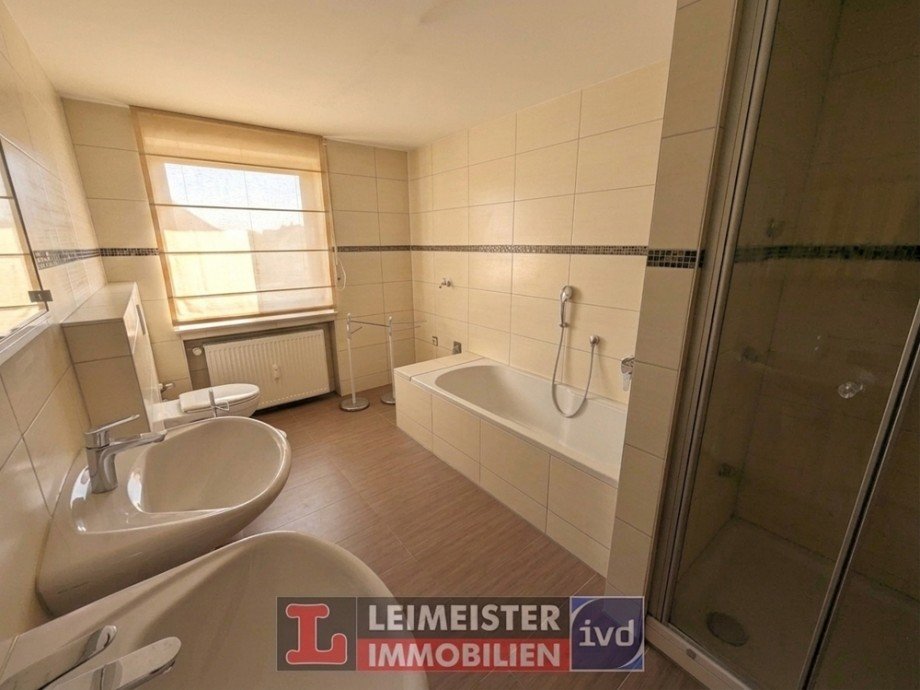 Badezimmer EG Zweifamilienhaus H�sbach