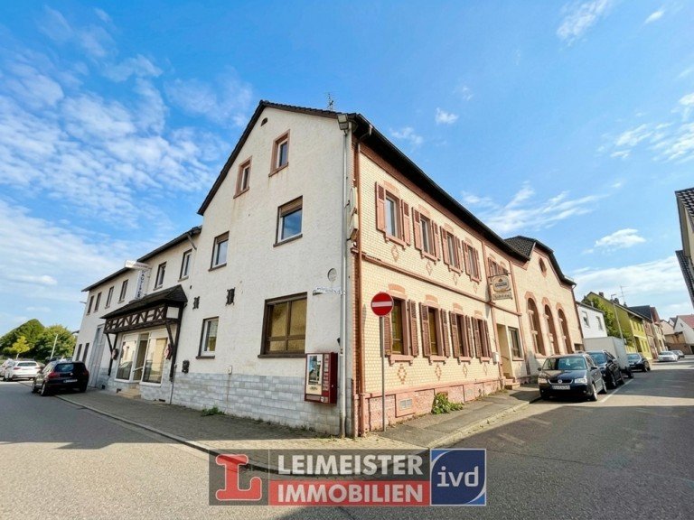 Au�enansicht Gro�ostheim Mehrfamilienhaus Abrissobjekt mit Baugenehmigung f�r Mehrfamilienhaus in Gro�ostheim