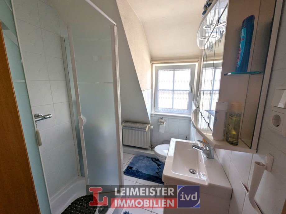 Badezimmer OG Einfamilienhaus Kahl