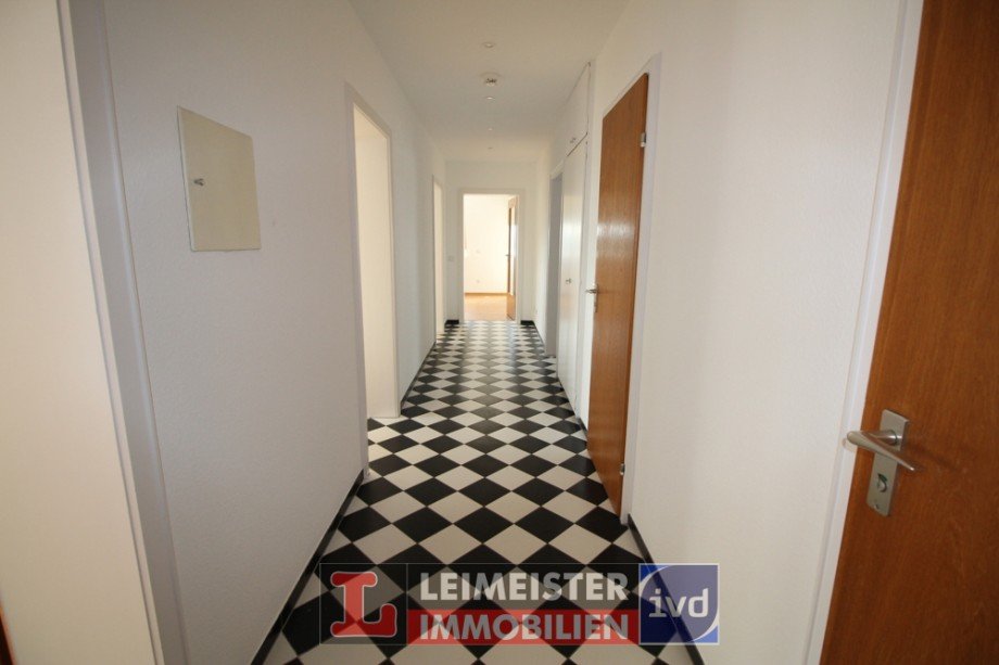 Flur Etagenwohnung Aschaffenburg / Leider