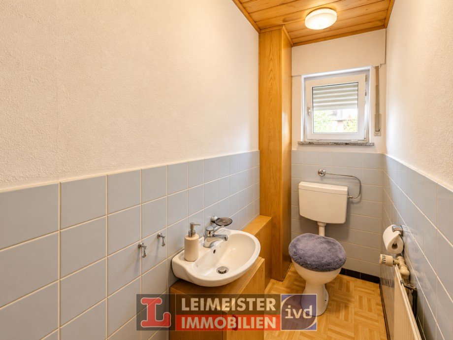 Badezimmer EG Zweifamilienhaus Stra�bessenbach