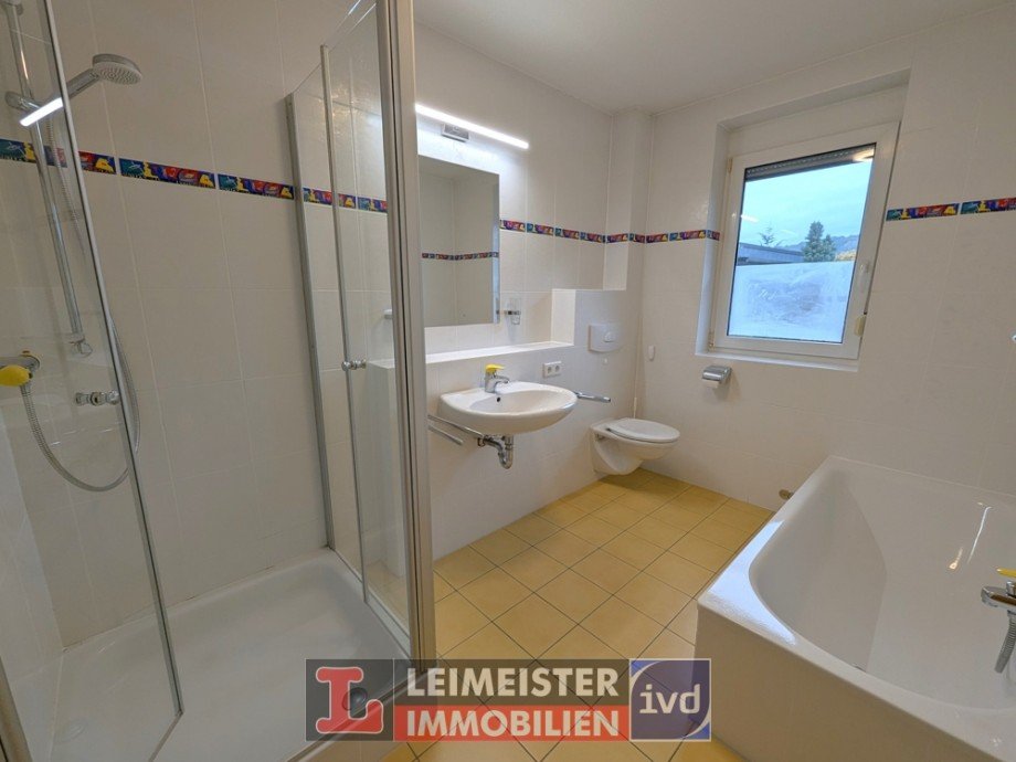 Bad/WC OG Doppelhaush�lfte Aschaffenburg