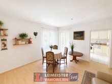 Wohn-Essbereich Direkt am Schloss und Mainufer - 2-Zimmer Wohnung mit Loggia und Blick auf den Kapuzinerplatz