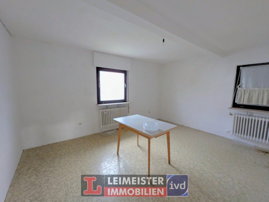 Wohnzimmer DG Zweifamilienhaus Stra�bessenbach