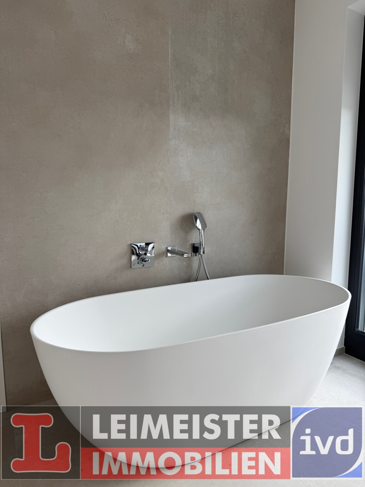 freistehende Badewanne Villa Aschaffenburg / Obernau