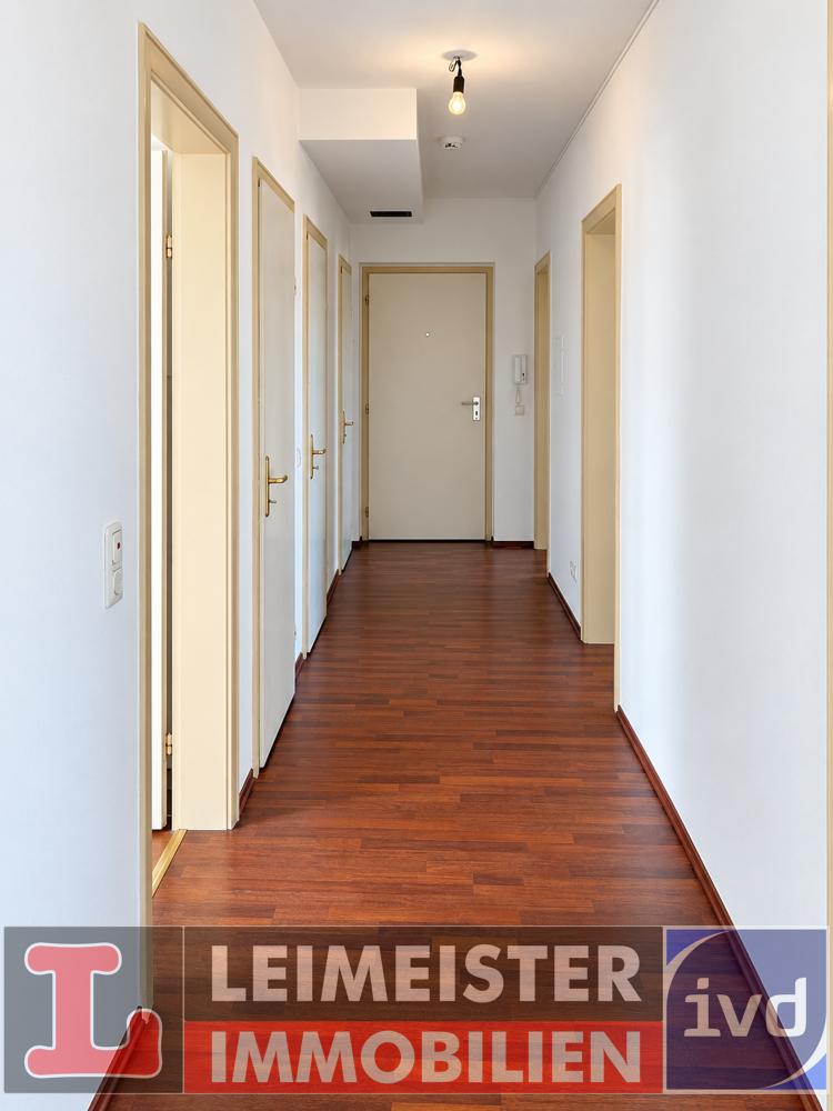 Flur Penthousewohnung Aschaffenburg / Leider