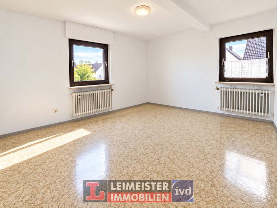 Wohnzimmer OG Zweifamilienhaus Stra�bessenbach