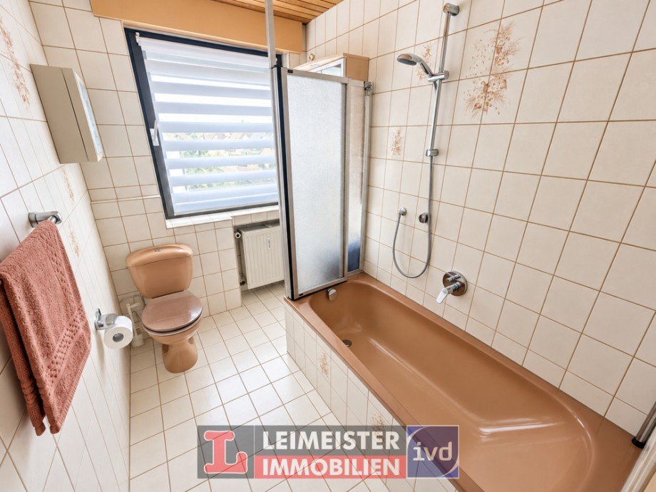Badezimmer OG Zweifamilienhaus Sailauf
