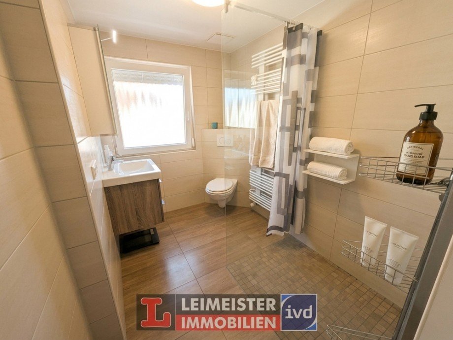 2. Bad OG Zweifamilienhaus M�mbris