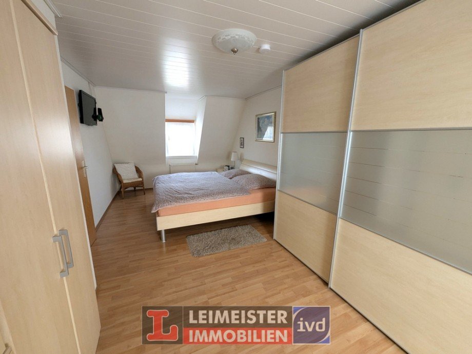 Schlafzimmer OG Einfamilienhaus Kahl