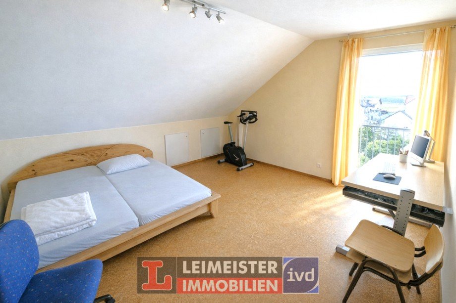 Kinderzimmer/B�ro Dachgeschosswohnung Niedernberg