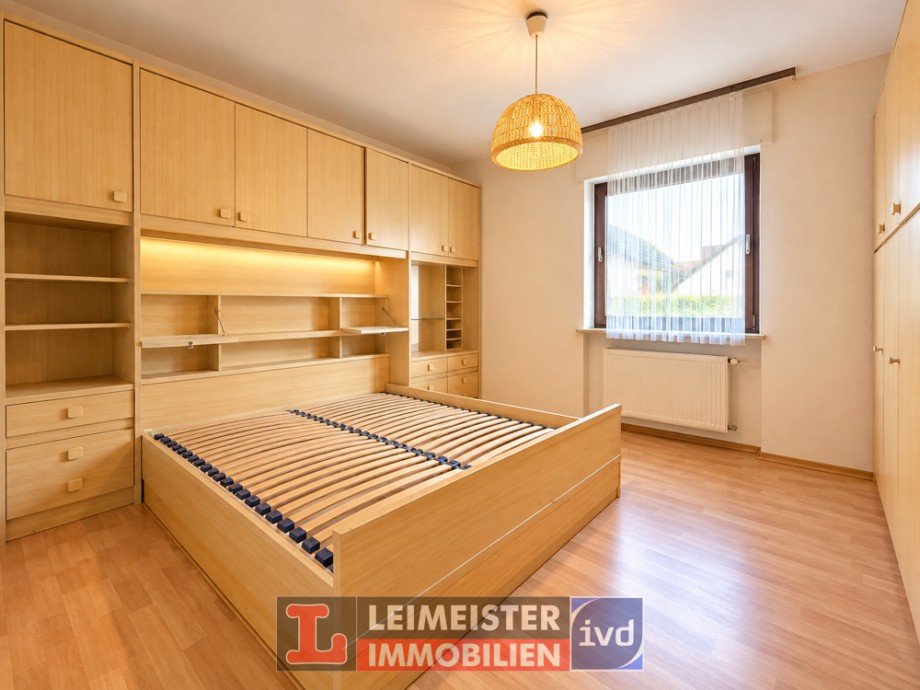 Schlafzimmer EG Zweifamilienhaus Stra�bessenbach