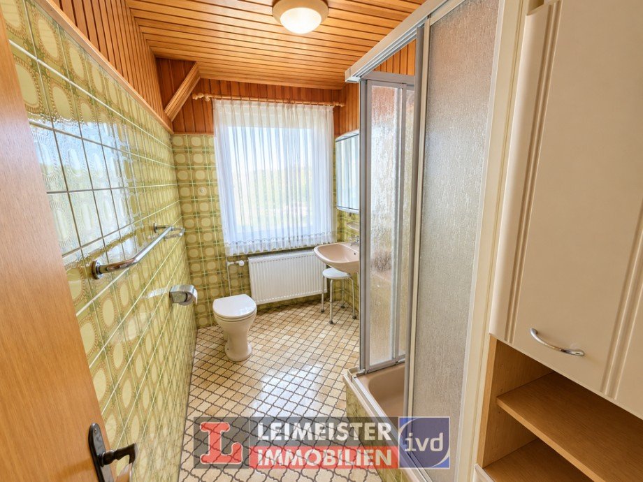 Badezimmer EG Zweifamilienhaus Sailauf