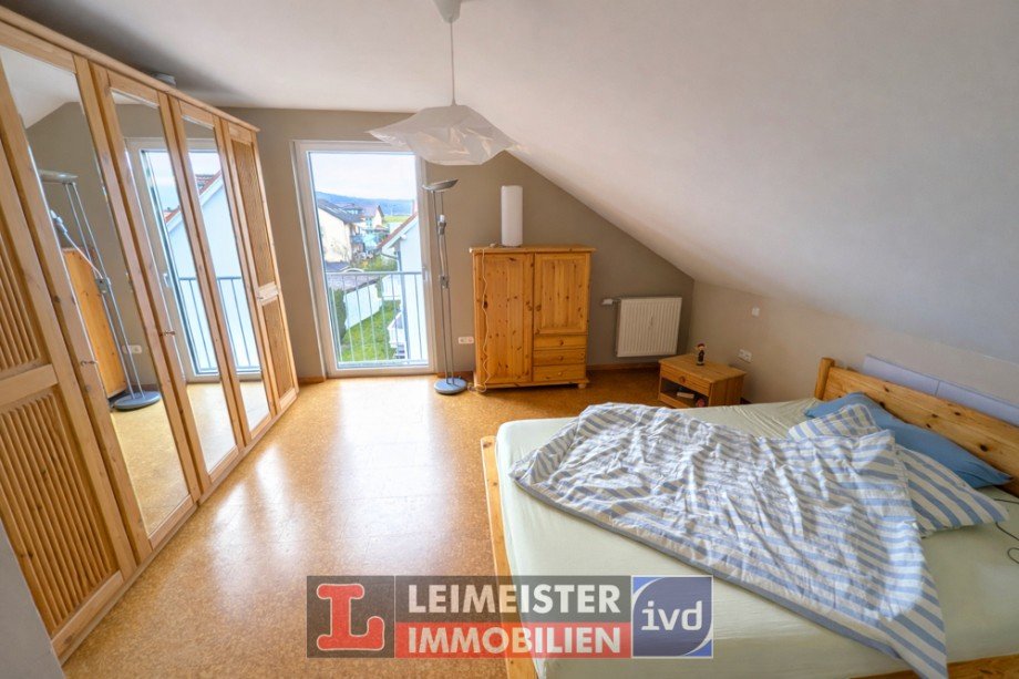 Schlafzimmer Dachgeschosswohnung Niedernberg