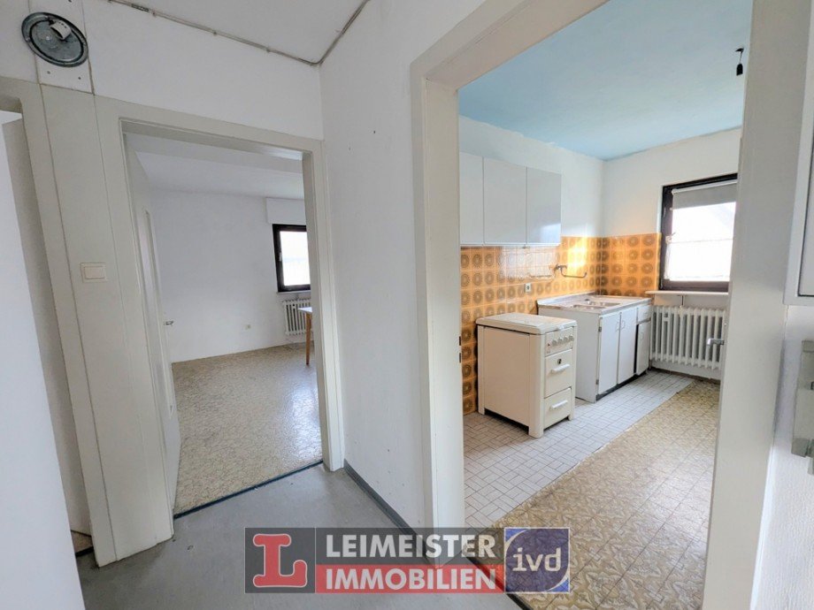 Flur DG Zweifamilienhaus Stra�bessenbach
