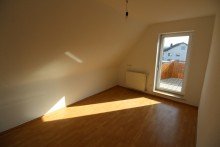 Zimmer Exklusive 3,5-Zimmer-Dachgeschosswohnung mit Balkon in attraktiver Lage