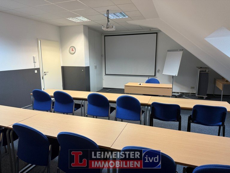 Konferenzraum Aschaffenburg B�rofl�che SEMINARRAUM MIT K�CHE, WC, OVERHEAD, BEAMER UND FLIPCHART ZU VERMIETEN - STUNDEN- ODER TAGEWEISE