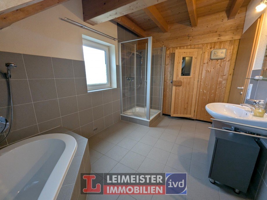 Bad/WC DG Doppelhaush�lfte Aschaffenburg