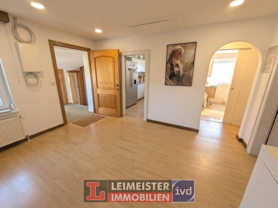 Flur OG Zweifamilienhaus M�mbris