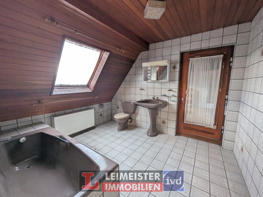 Bad-WC DG Zweifamilienhaus Stra�bessenbach