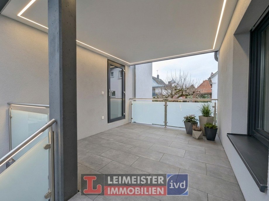 Terrasse (KI-generiert bearbeitet) Zweifamilienhaus H�sbach
