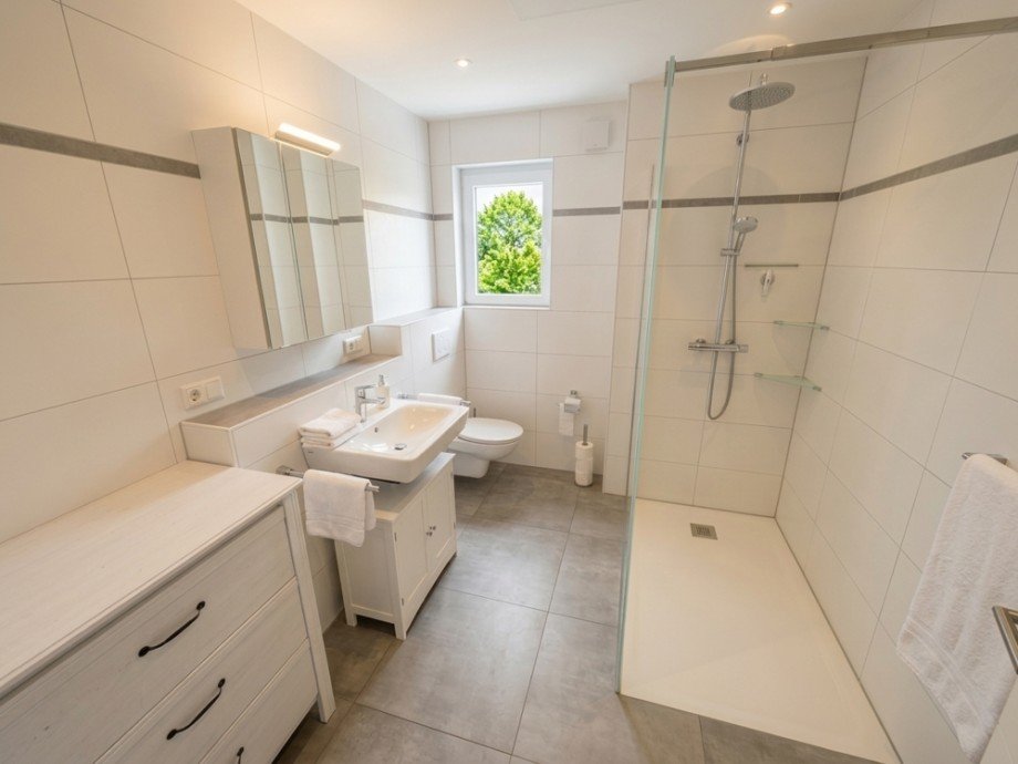 Badezimmer Dachgeschosswohnung Gr�nmorsbach