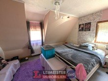 Schlafzimmer 1.OG Einfamilienhaus mit viel Ausbaupotenzial und Bauerwartungsland in Aschaffenburg Damm!