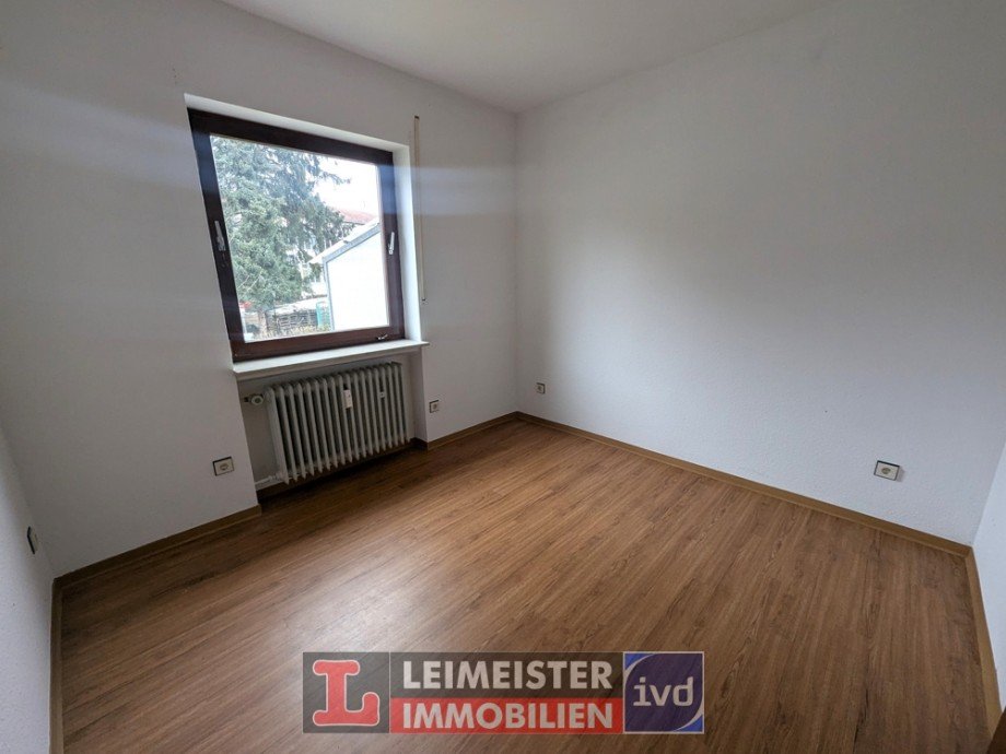 Zimmer EG Zweifamilienhaus H�sbach