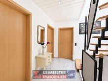 Flur EG Neu im Angebot! Tolles Einfamilienhaus, 2 Balkone, Terrasse,  Garage im sch�nen Hofstetten!