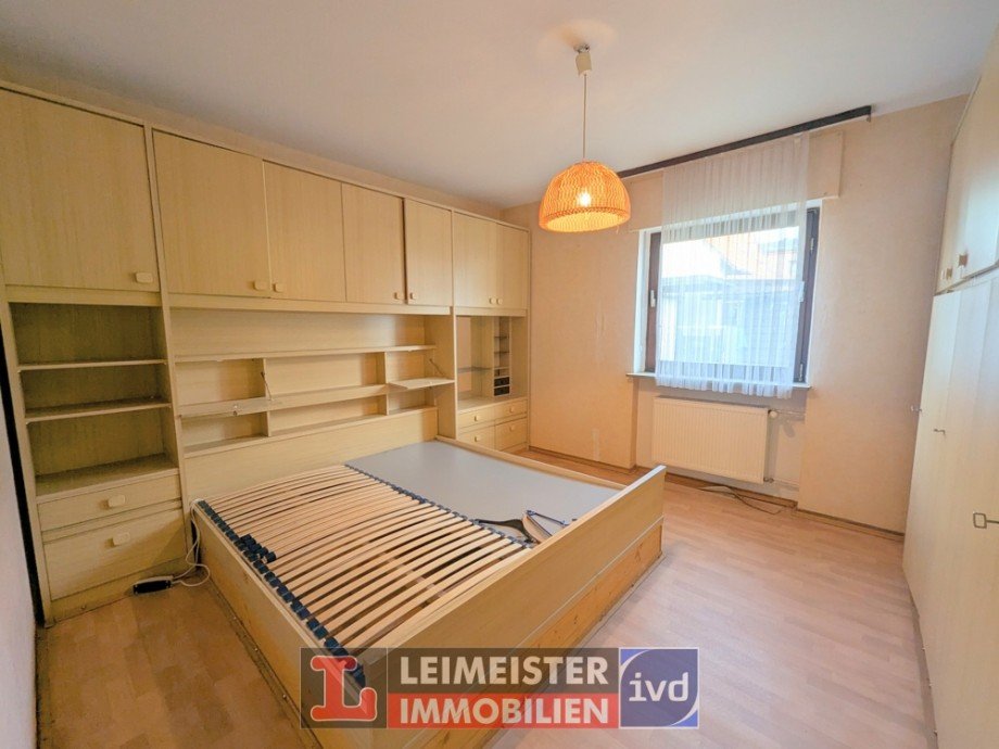 Schlafzimmer EG Zweifamilienhaus Stra�bessenbach