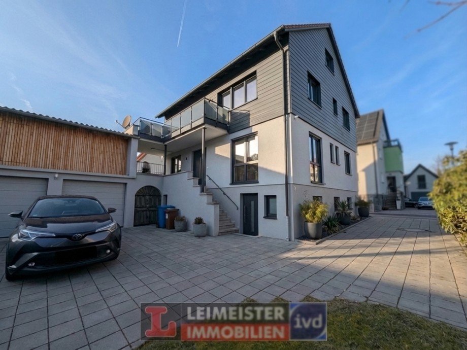 Au�enansicht (KI-generiert bearbeitet) Zweifamilienhaus H�sbach