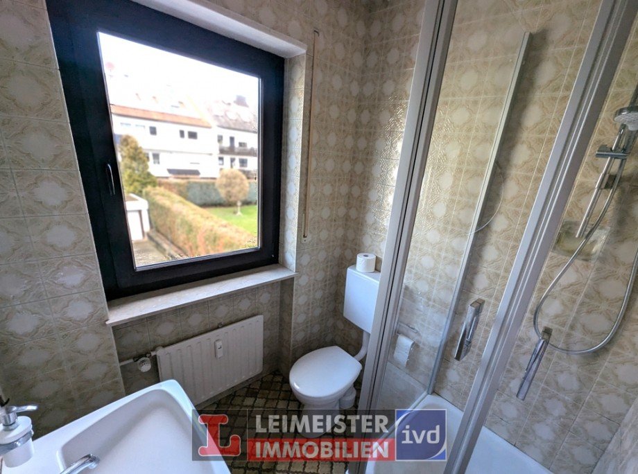 Bad 1. OG im Appartment Zweifamilienhaus H�sbach